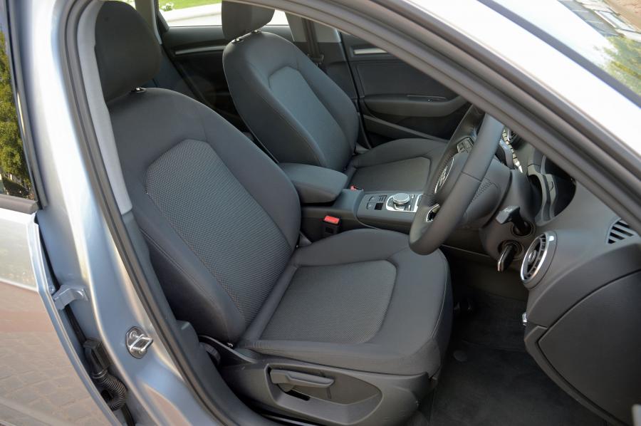 Интерьер Audi A3 Sportback 1.4 TFSI (8V) 2016 года  (ZA) (фото 23 из 26)